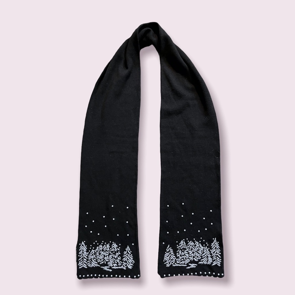 Winter Scarf. Madison & Max. Silver Pine/Winter Wonderland.🧣❄️🌲